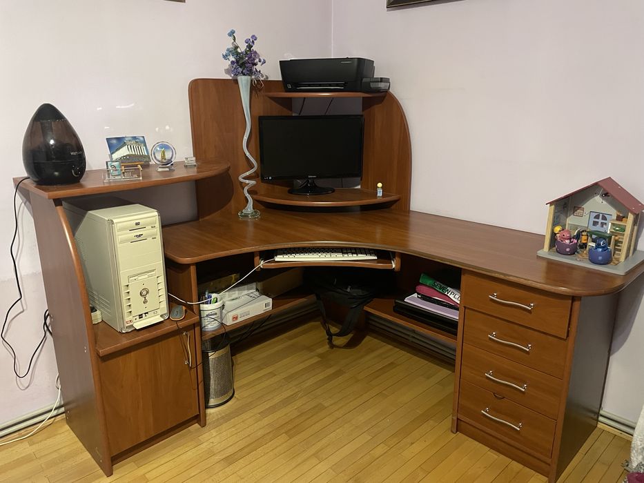 Комп’ютерний стол