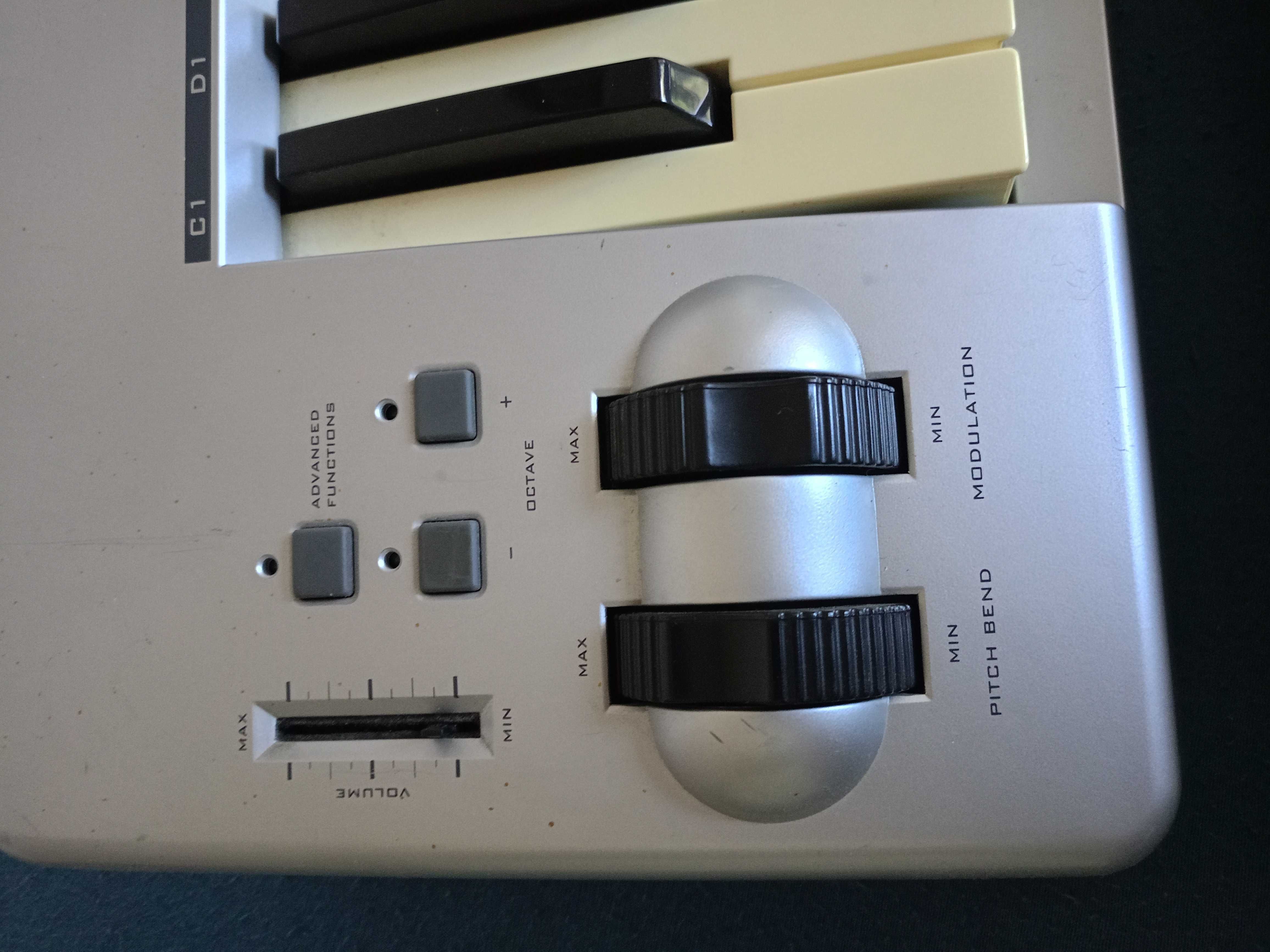 Keyboard MIDI M-Audio 61 es