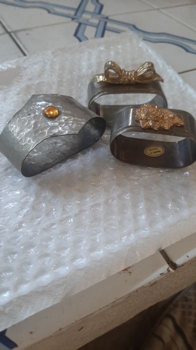 Três porta Guardanapos antigos