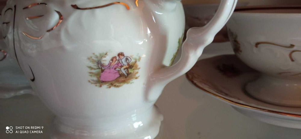 Zestaw porcelany Wałbrzych widoczny na zdjęciu