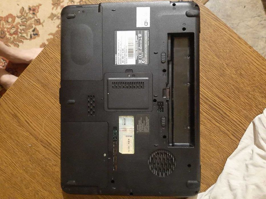 Ноутбук Toshiba A300.Под ремонт или на запчасти.