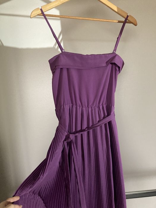 Платье миди Naf Naf с плесированным низом