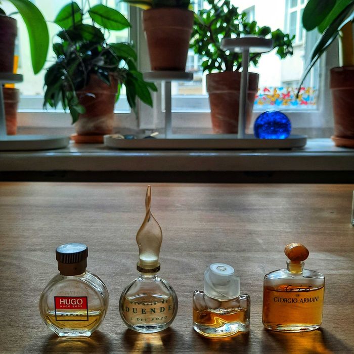Miniaturki perfum, mini kolekcja (26 szt.).