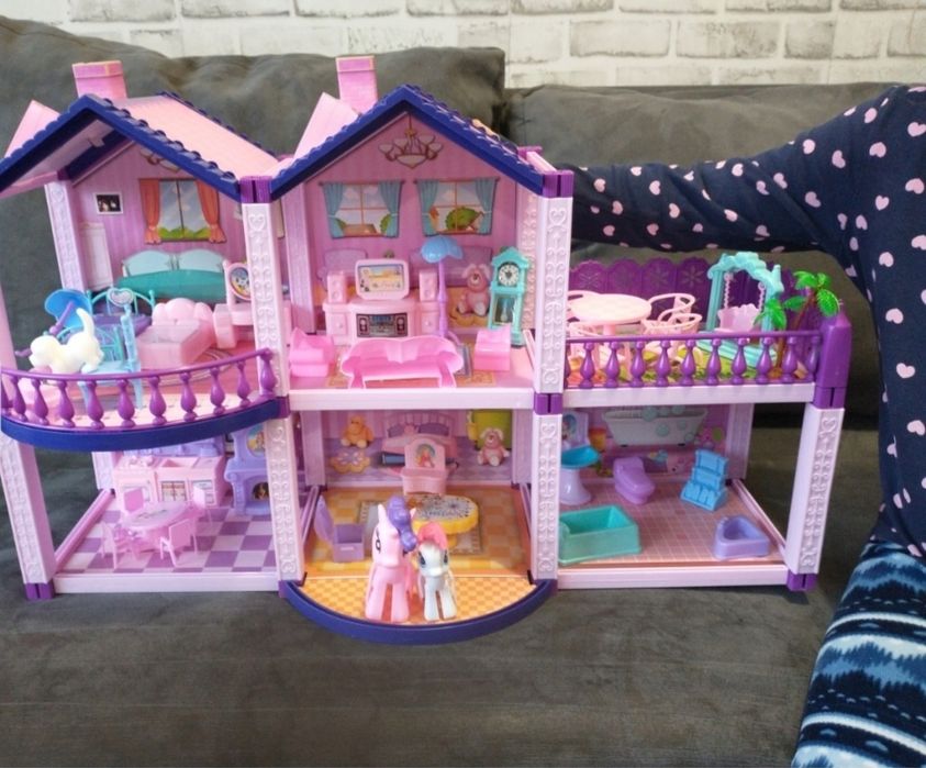 Domek Dla Lalek Kucyków Villa Koniki Pies Mebelki Kucyki Dla Dzieci