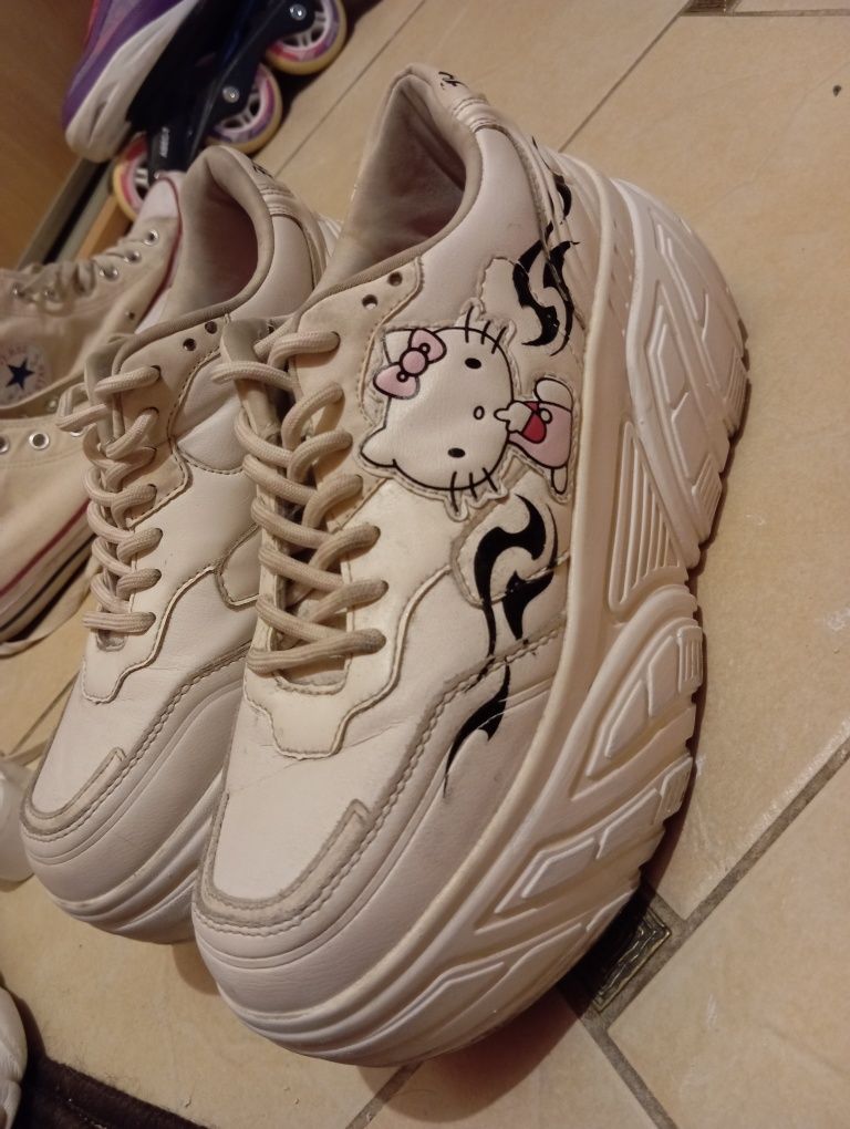 Buty hello kitty na platformie