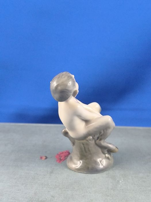 Faun na pieńku Royal Copenhagen nr.1738 #porcelana #ozdoba #dekoracja