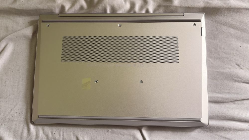 HP Elitebook 640 G9 z zasilaczem