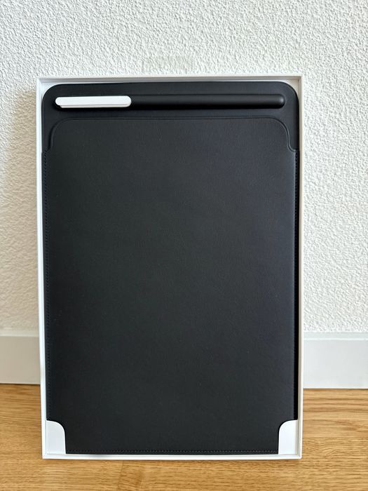 Чехол-вкладыш Apple Leather Sleeve for iPad Pro 10.5. Оригинал