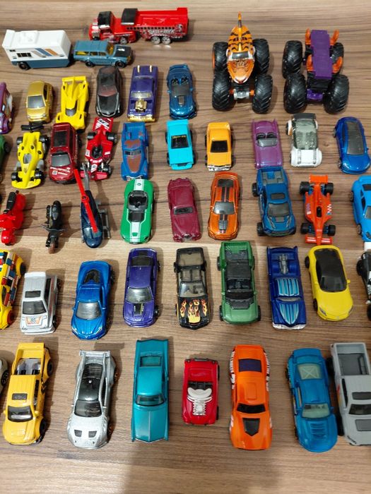 Sprzedam resoraki hot wheels