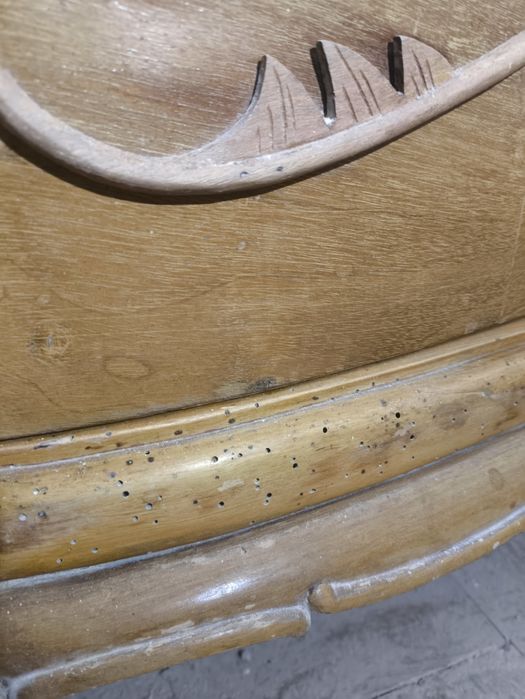 Roupeiro antigo em madeira maciça com espelho – Para restauro