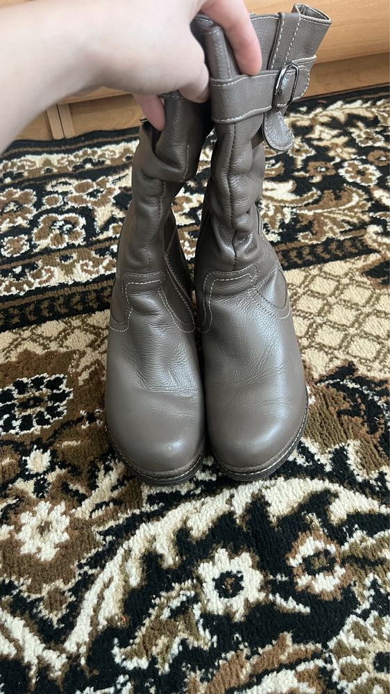 Продам сапоги женские