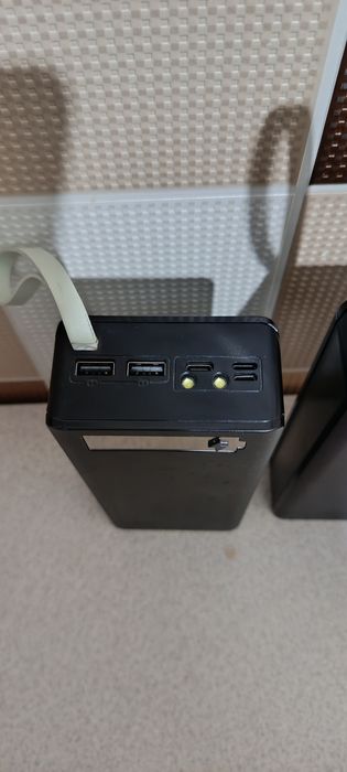 Продам повербанк хороша емкість