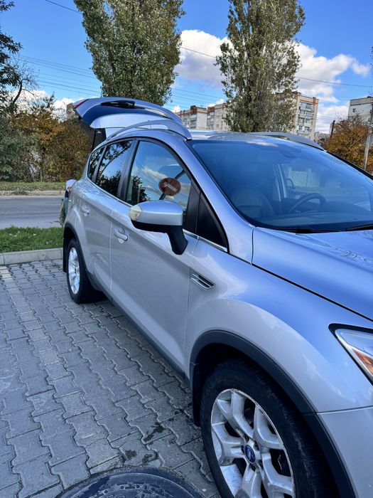Ford Kuga 2011 рік