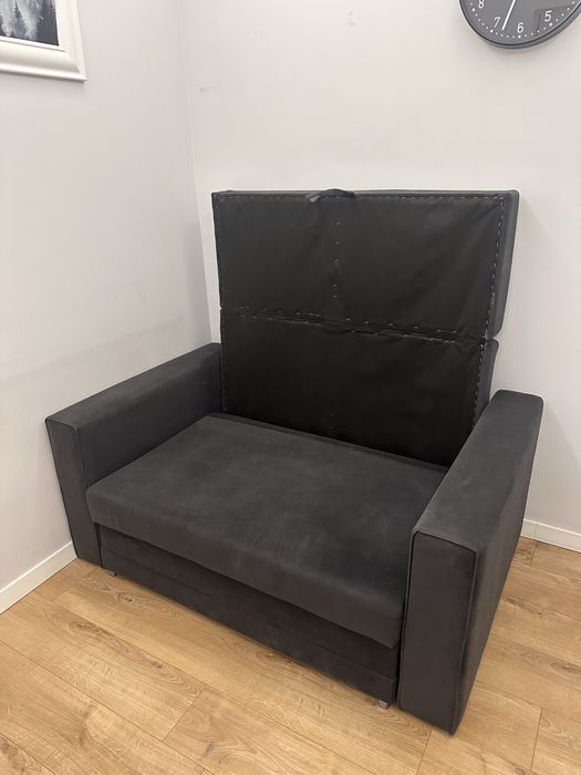 Kanapa dwuosobowa rozkładana z pojemnikiem