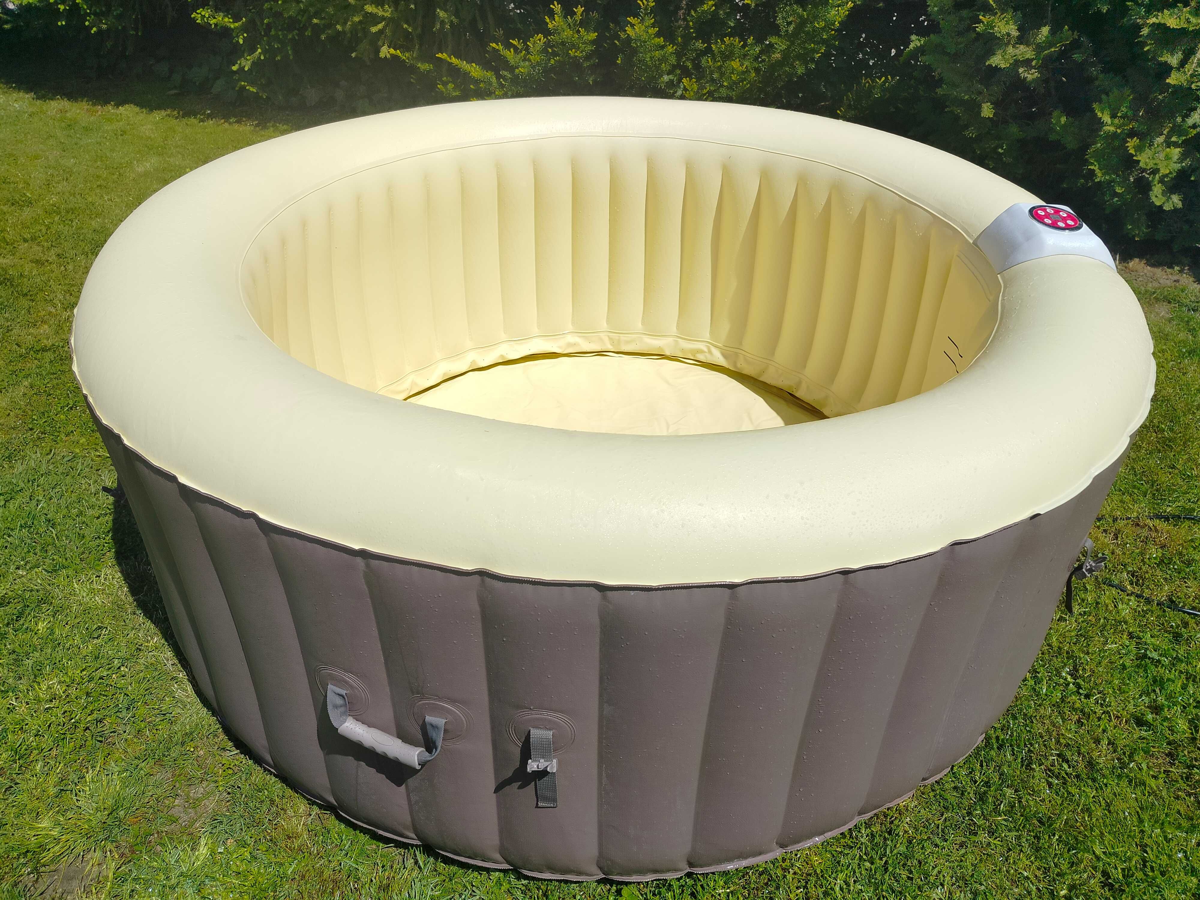 Jacuzzi Ease.Zone Spa nadmuchiwane ogrzewane 800 litrów