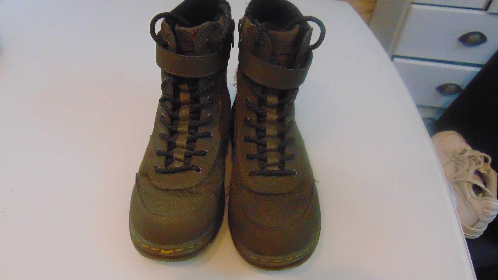 dr,martens combs tech roz uk2,5 eur 35