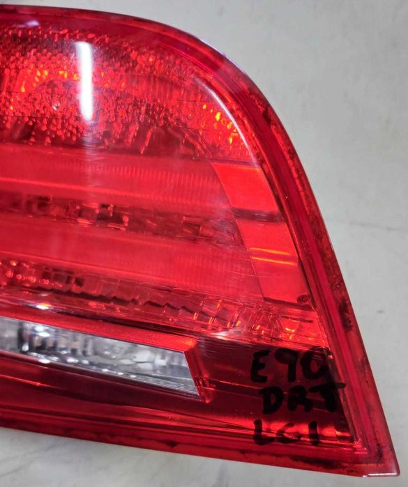 Farolim direito mala bmw E90 LCI