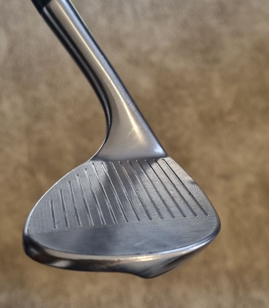 Wedge Cleveland 56° RTX 588 (1 polegada mais comprido)