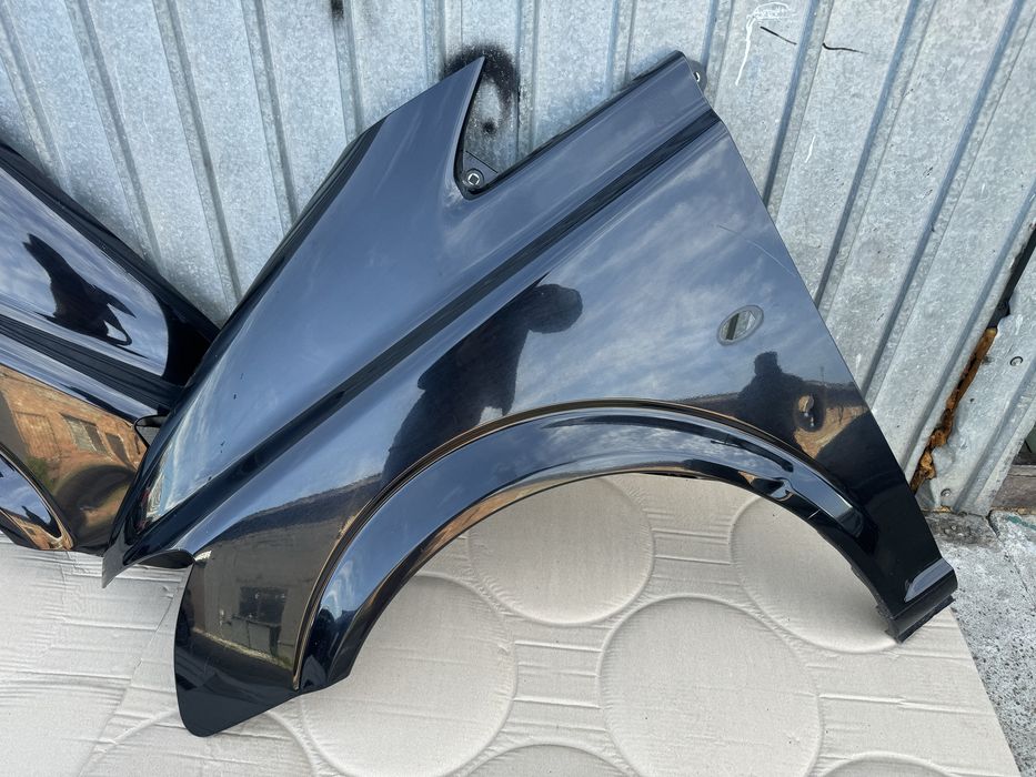 Крило переднє на Mercedes-Benz VITO W639.