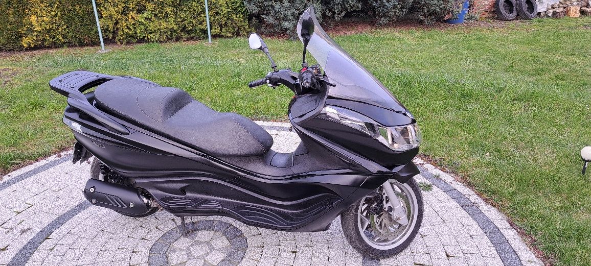 Piaggio X10, skuter 125, 2016