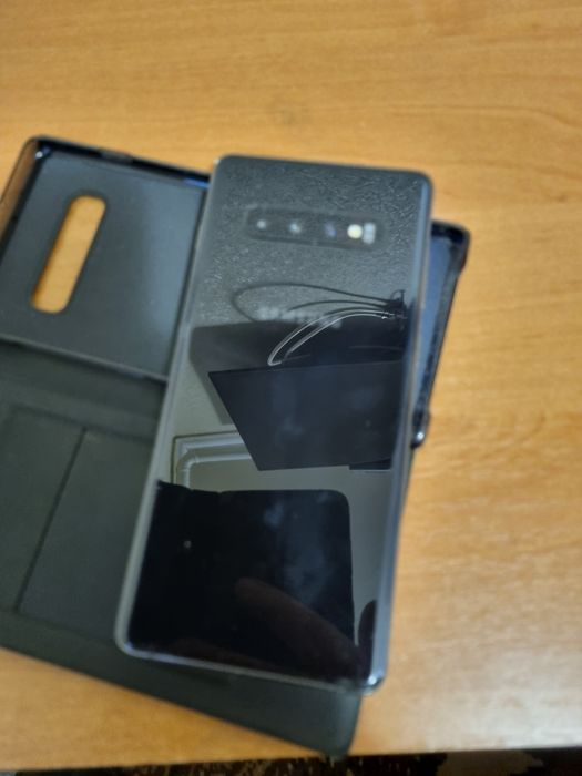 Продам телефон samsung  Galaxy  S 10+