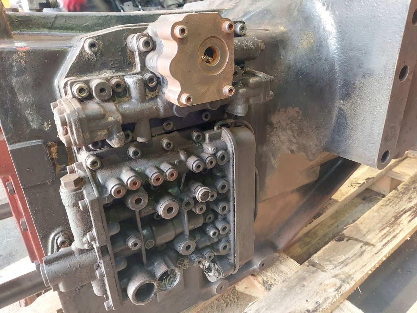 SKRZYNIA BIEGÓW SEMI POWERSHIFT 2093419012J 290702 GG30W CASE 9080 2003R