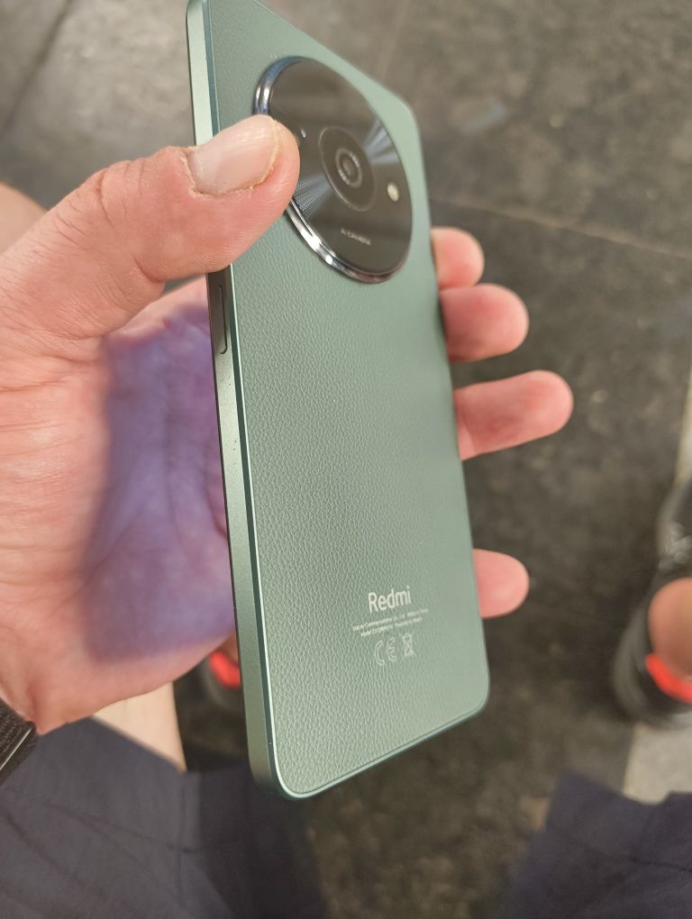 Redmi A3 4+4/128 gb