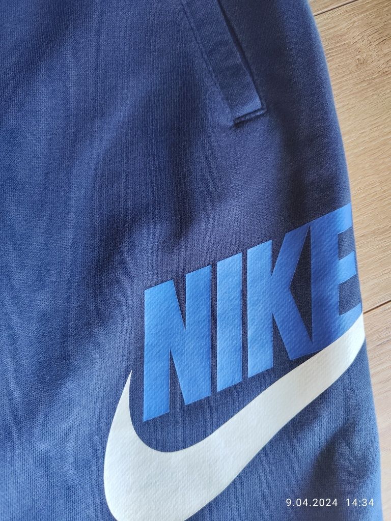 Nike spodenki i koszulka 137-147 M