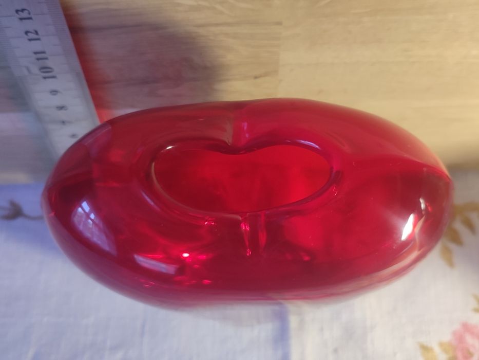 Szklany wazon w kształcie serca