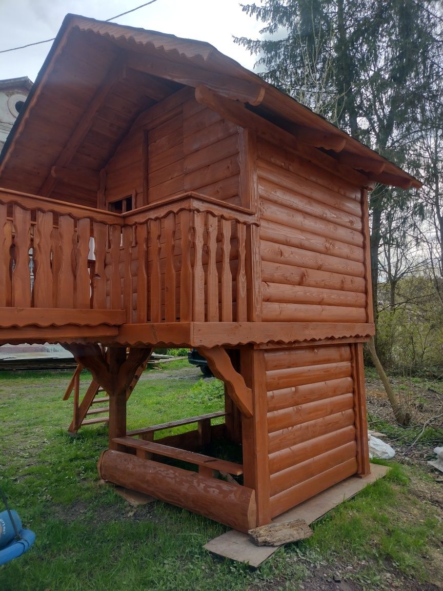 Plac zabaw    huśtawka ,zjeżdżalnia ,pół bal