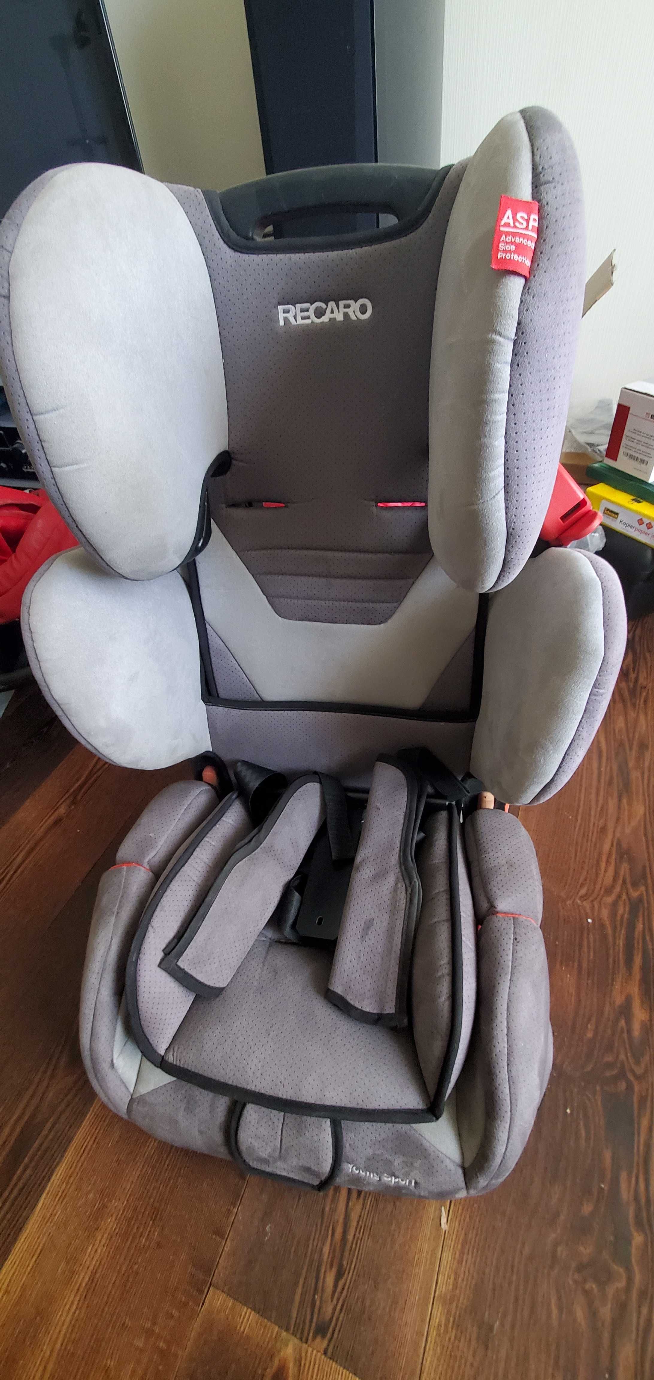 Дитяче автокрісло Recaro  Young Sport