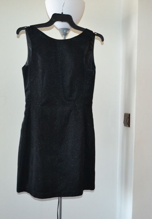 Sukienka czarna rozkloszowana, wiązany tył, 38