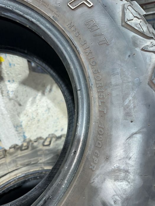 5 Pneus Jipe em bom estado