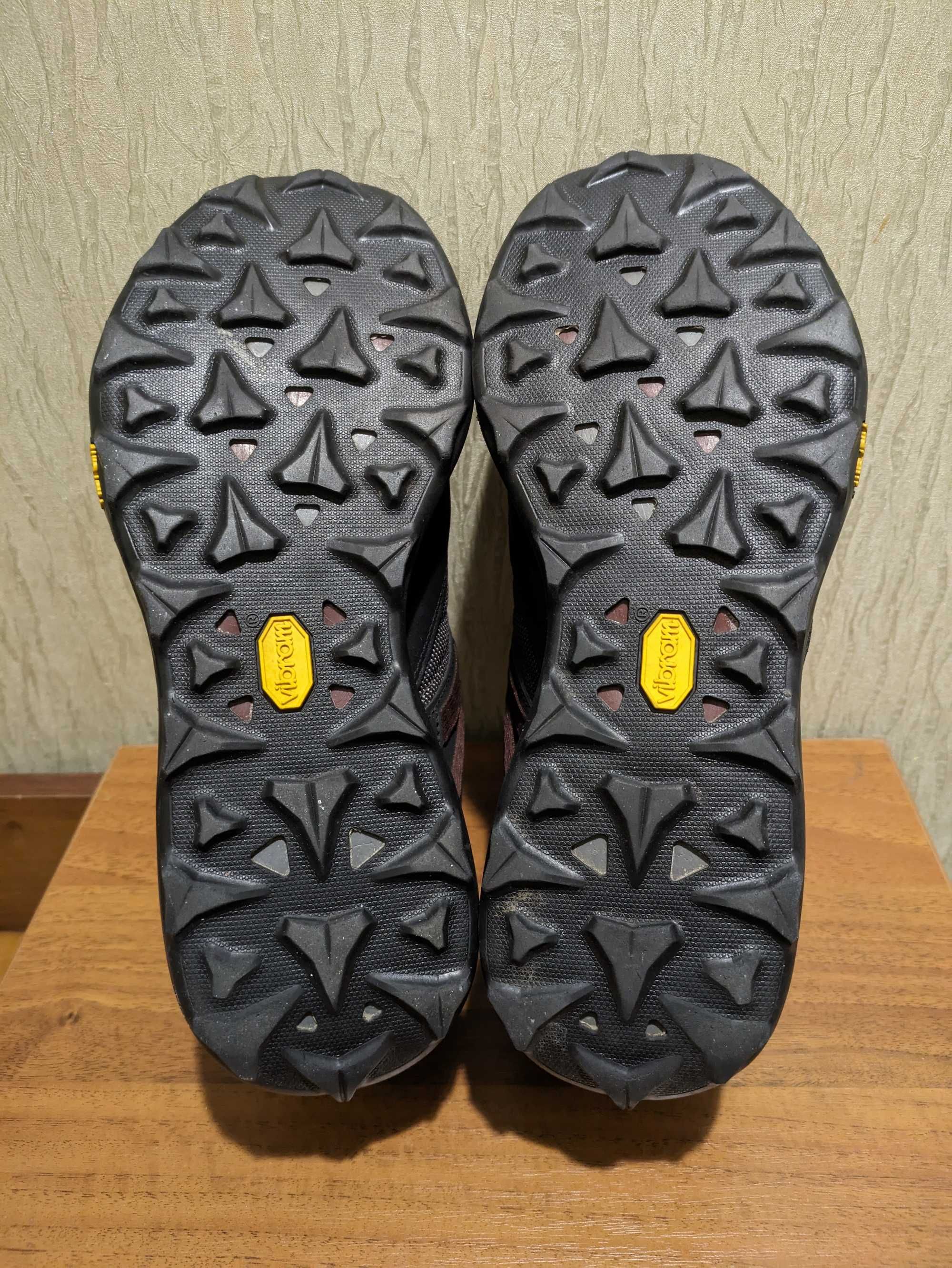Merrell Zion Mid GTX трекінгові черевики розмір 41-41,5 ідеальний стан