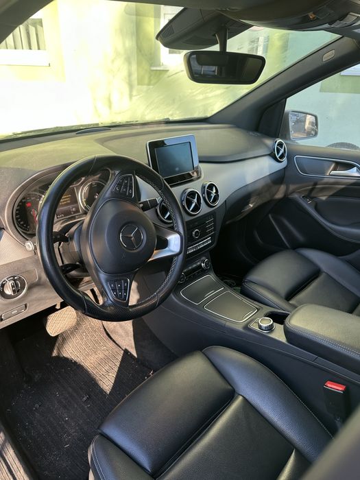 Капот крило батарея полуось салон фара бампер w242 w246 b class розбор