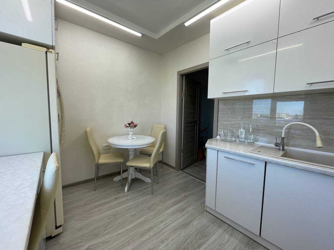 Шикарна 3-х кімнатна квартира, 74кв.м, з меблями та технікою, Попова
