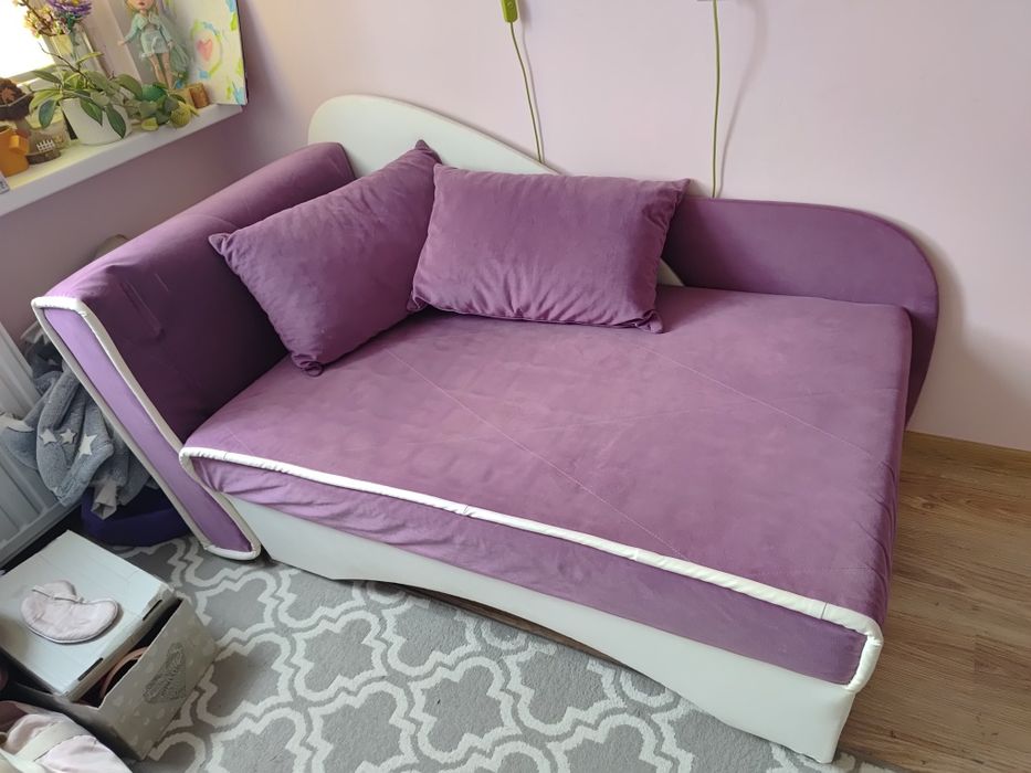 Tapczan z pojemnikiem