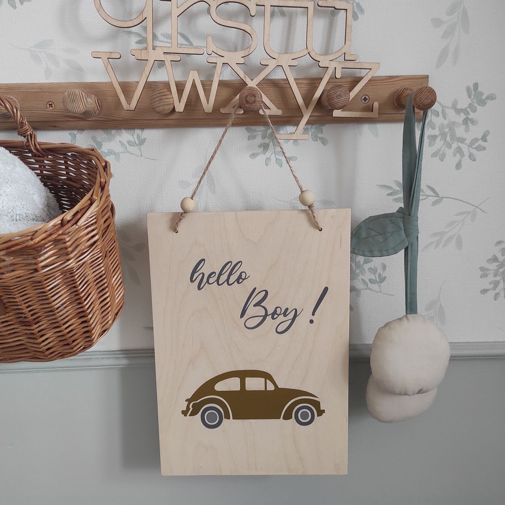 Zawieszka ze sklejki do pokoju chłopca "hello boy"