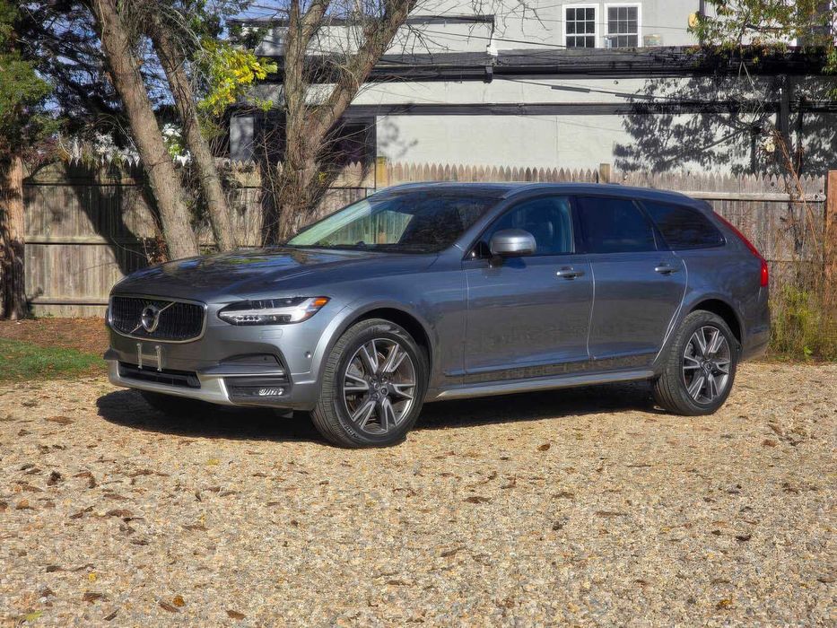 Volvo V90      2017