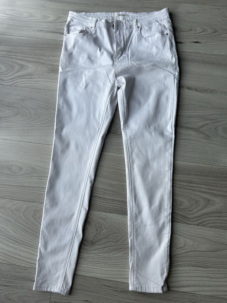 Spodnie białe cienki jeans elastyczne