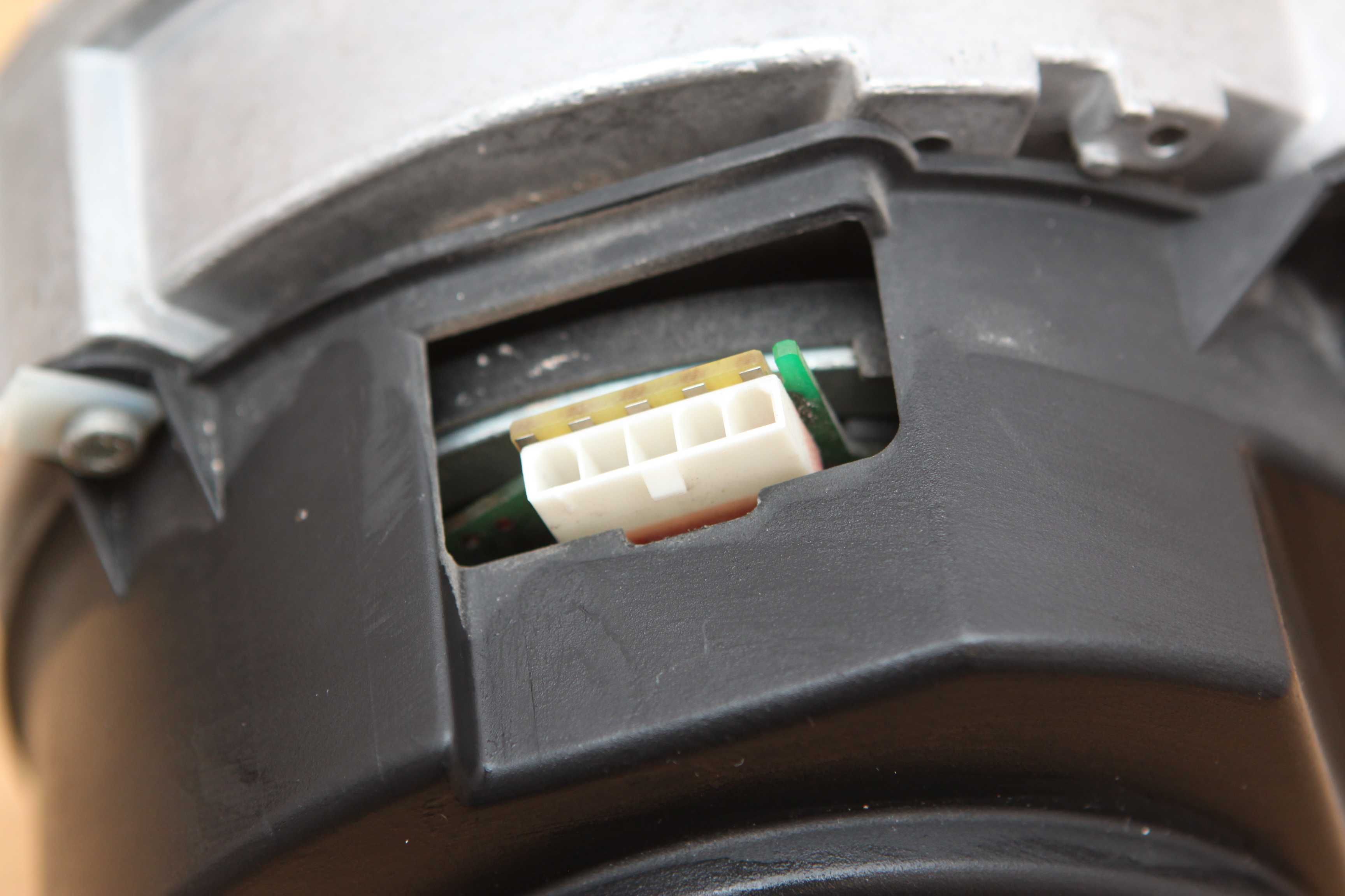 Wentylator EBM G1G 126-AC11-22