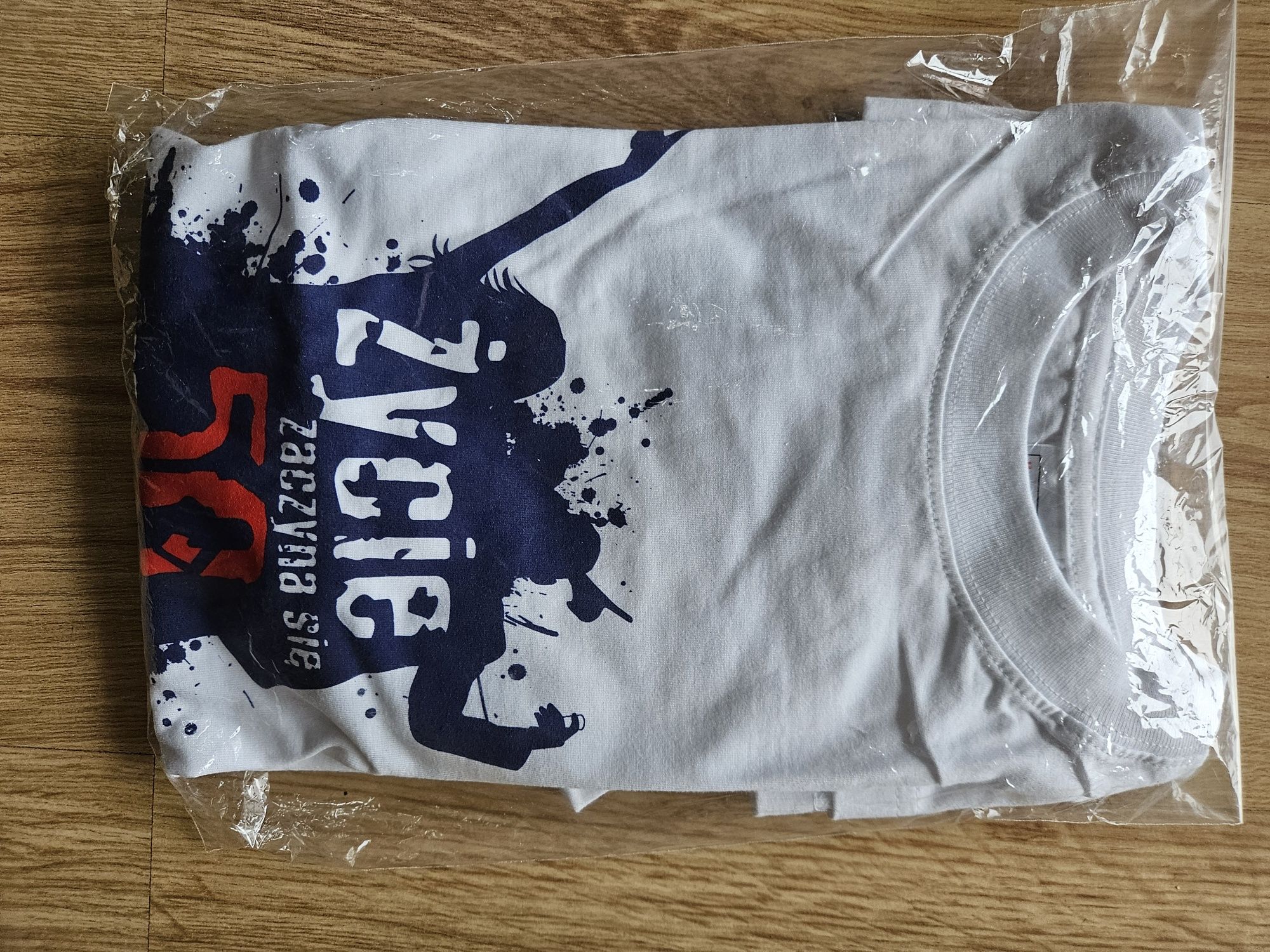 T-shirt z zabawnym napisem