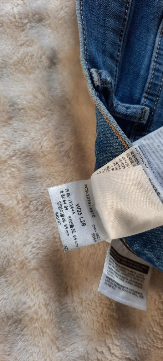 Spodnie jeansowe Levis Mile High Super Skinny W25 L38