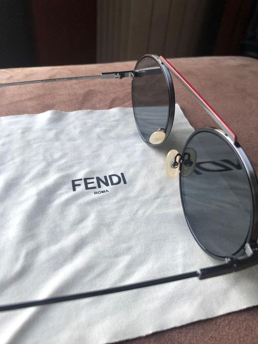 Óculos de sol FENDI 347 euros novos!