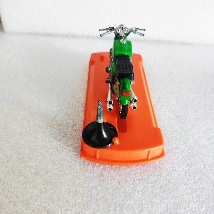Suzuki GT 750 da Guiloy Escala 1/43