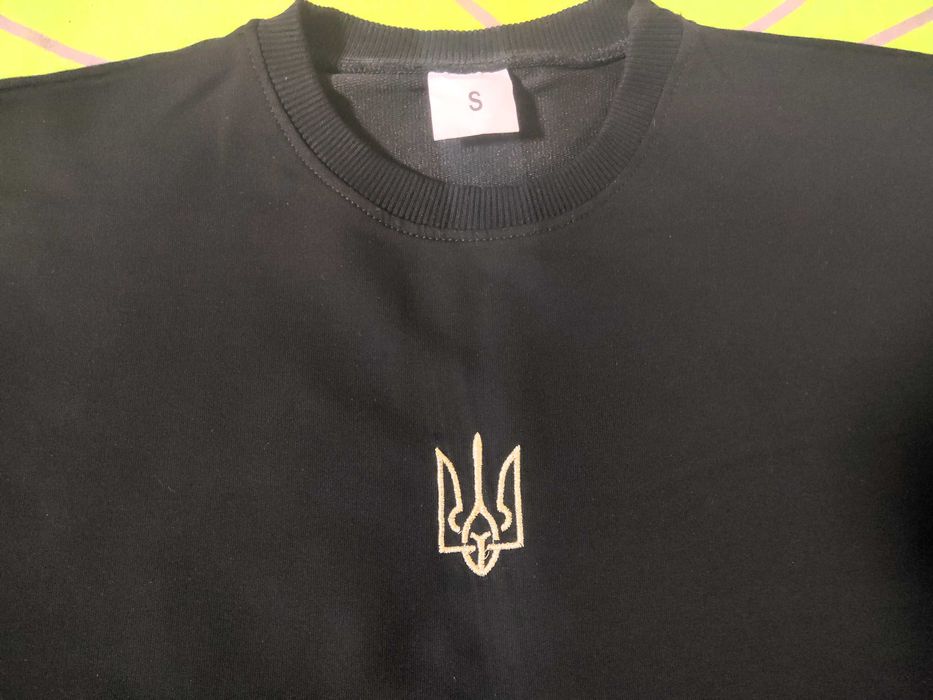 Свитшот с гербом Украины мужской черный новый размер S