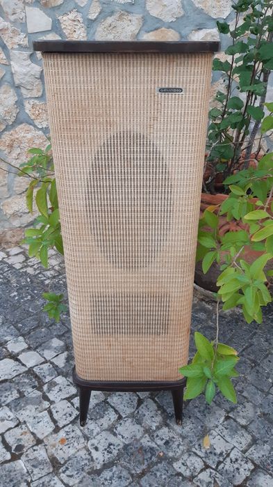 Colunas Grundig anos 50