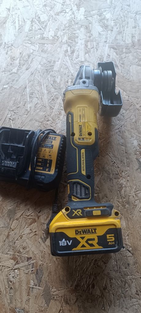 Szlifierka DeWalt dcg 405p1
