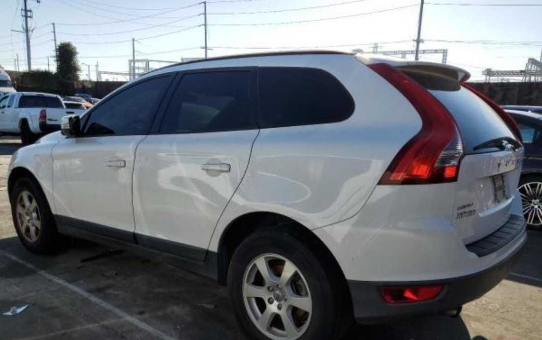 Двері передні ліві \праві задні Volvo XC90 (2008-2013)