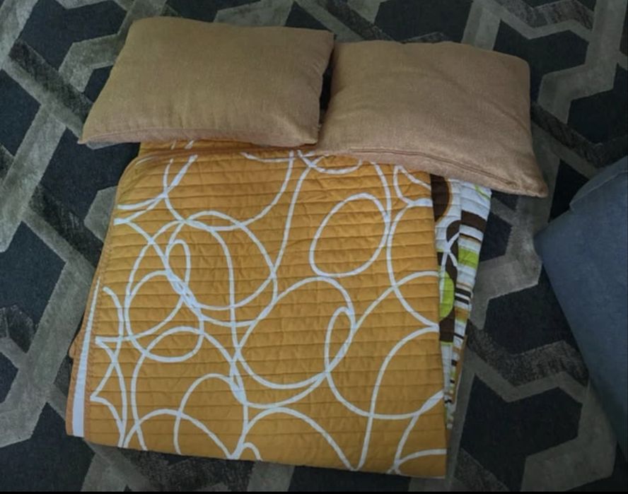 Colcha + 2 almofadas